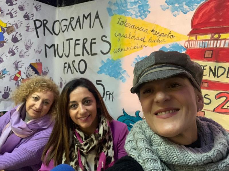 Mujeres Faro entrevista a la comunidad